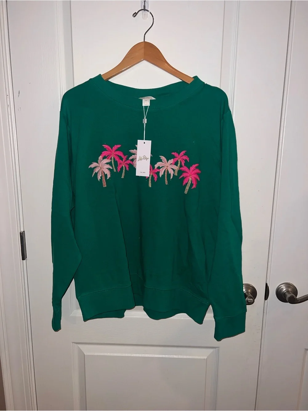 🌴NWT Lilly Pulitzer XLARGE Ballad LS Sweatshirt Fiddle Leaf Green Palm Trees - Picture 1 of 5